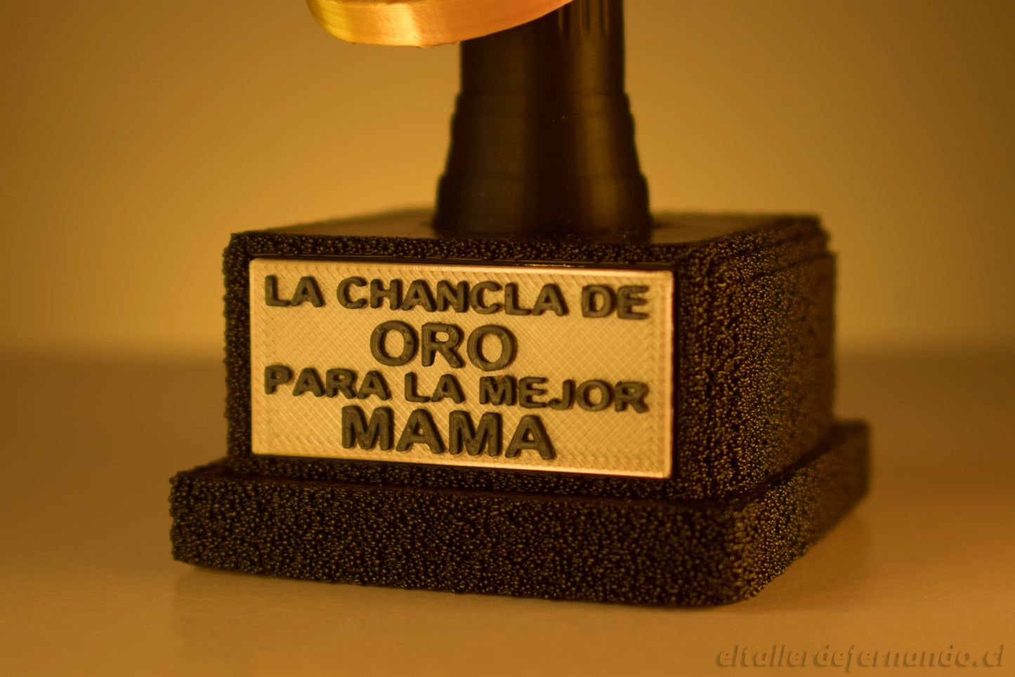 La Chancla de Oro - Monumento a la Justicia Materna